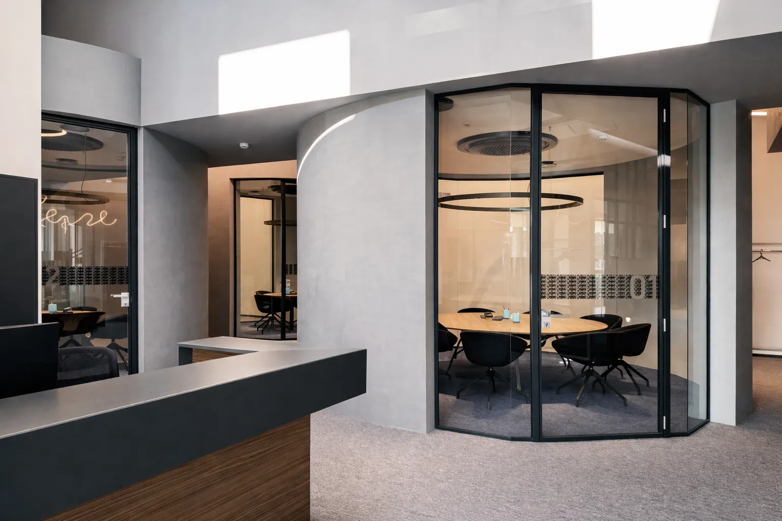 Interior design per uffici: trend e soluzioni per gli spazi di lavoro contemporanei